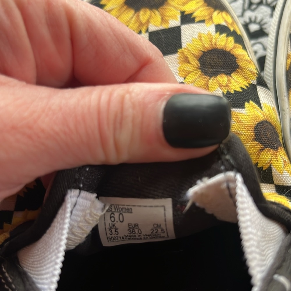 Vans - Picture 4 of 6